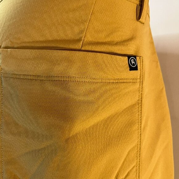 Backcountry Men's Apple Cinnamon Hybrid Shorts - Size 38 - NWT - Picture 5 of 5